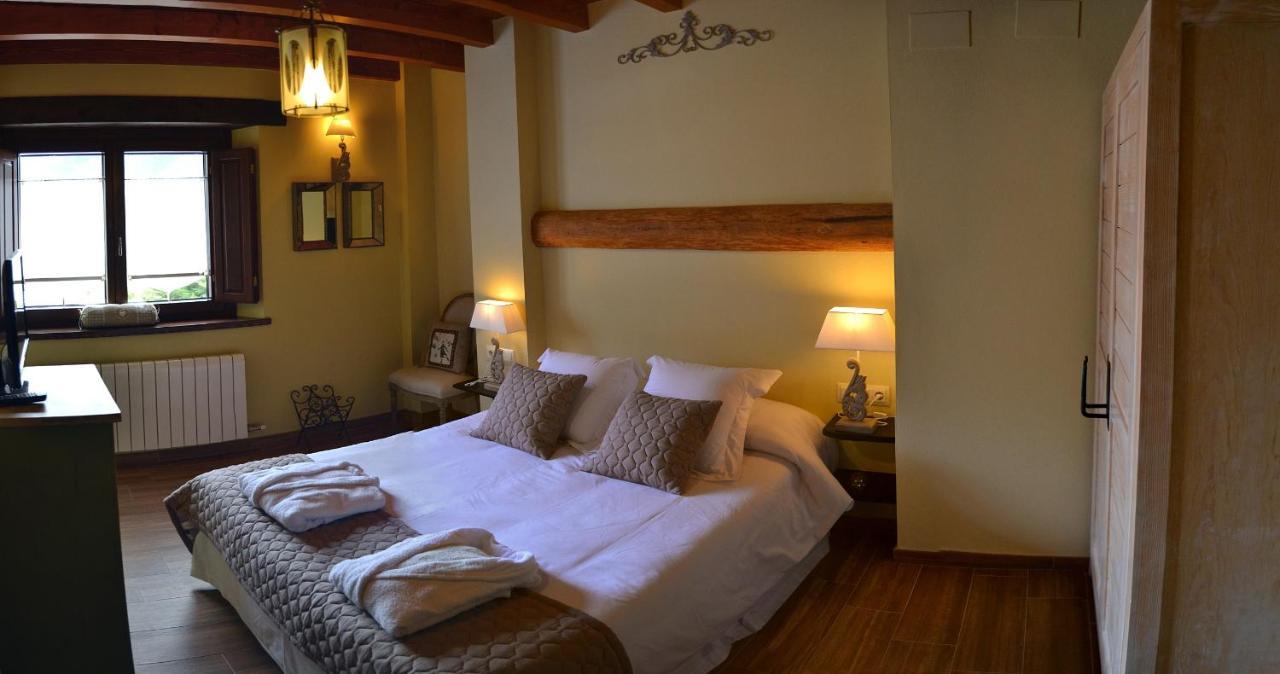 Alba D'Esteve. Casa Rural Espot Esterno foto
